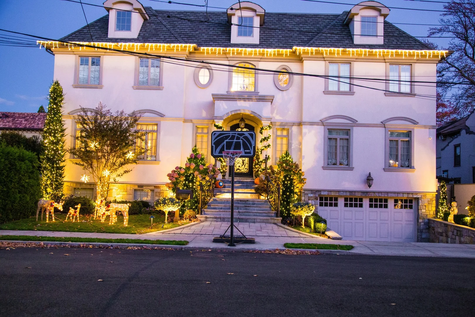Holiday lighting installed by Pacific Lawn Sprinklers