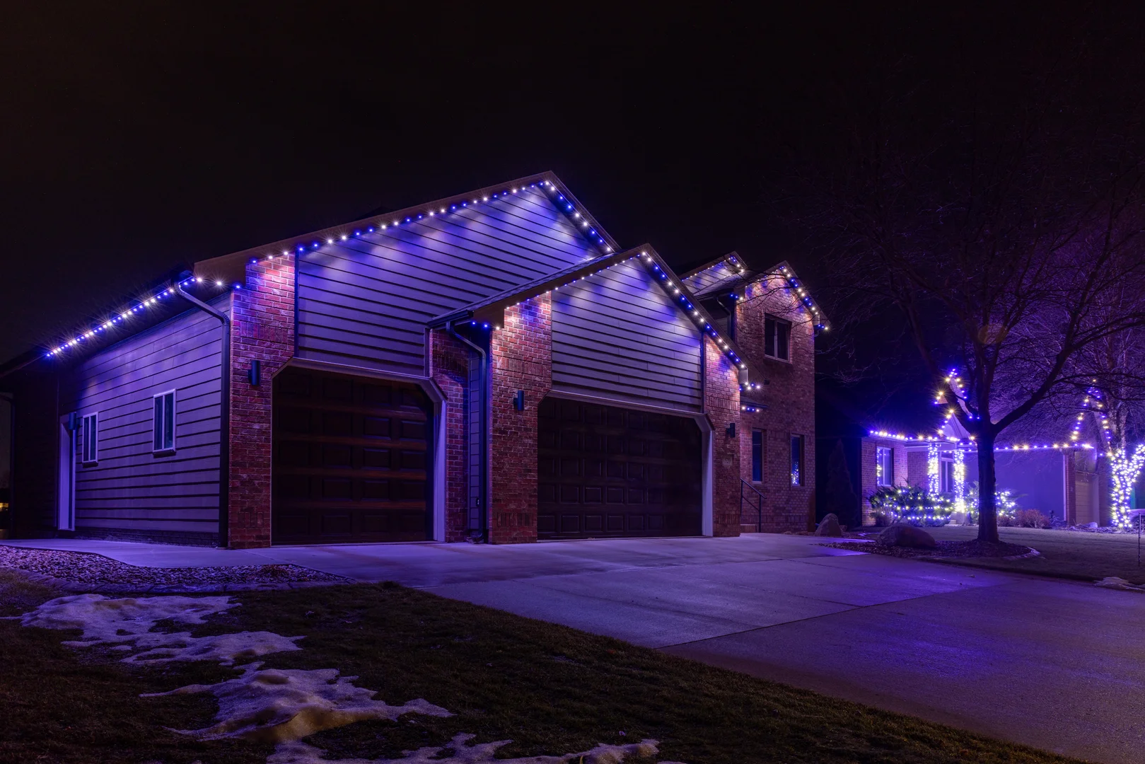 Permanent outdoor lighting installed by Pacific Lawn Sprinklers